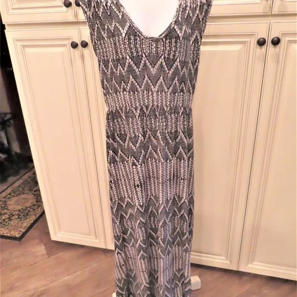 hot miami styles maxi dress Black Ruched Sides Slit Maxi Dress – Hot Miami Styles